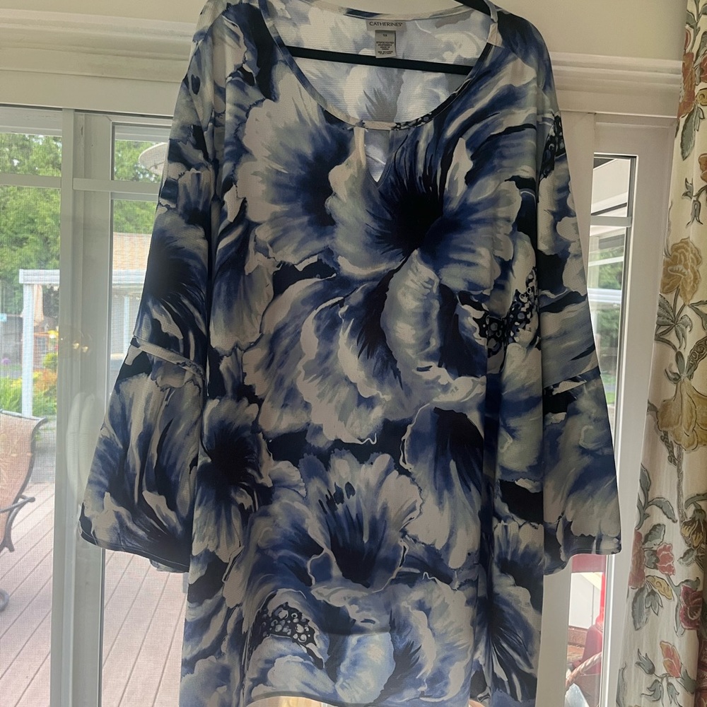 Catherine’s floral blouse 5X.
